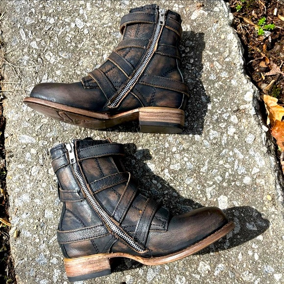 Freebies Raine Boots Size 6 Strappy Buckle Booties - Picture 3 of 6